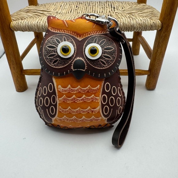 Rustic Southwest HandTooled Leather Owl Wristlet/Coin Purse - Picture 13 of 15